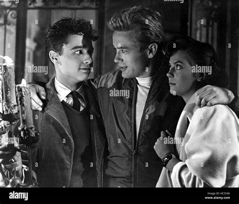 Rebel Without A Cause Sal Mineo James Dean Natalie Wood 1955 Photo Stock Alamy