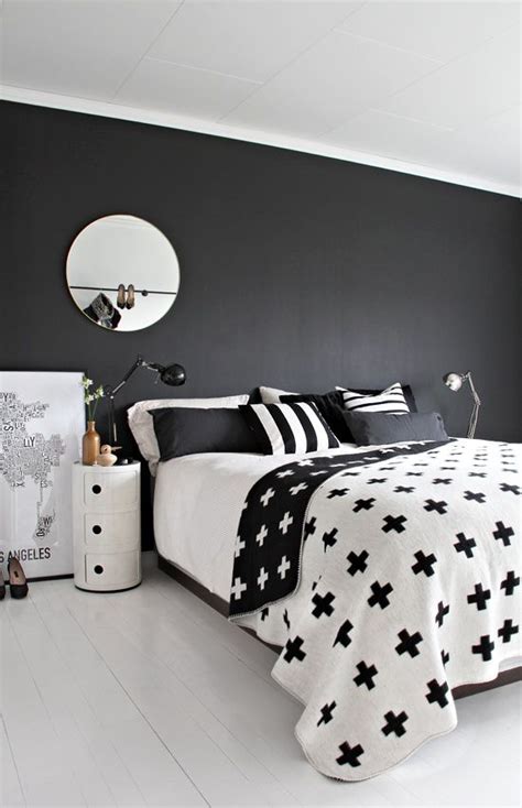 Those are one of a kind 15 black and white bedroom ideas that we are sure you love. 30 Timeless Geometric And Graphic Bedding Ideas - DigsDigs