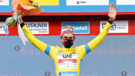 Tadej pogacar is poised to become the first slovenian to win the tour de france after upsetting his compatriot and hot favorite primoz roglic in the decisive time trial on the penultimate stage of. Jumbo-Visma kraakt ploeg Pogacar: eindzege voor Roglic in ...