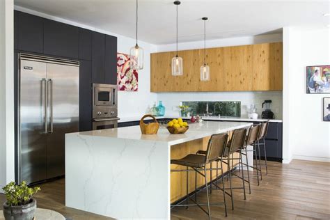 Two Tone Kitchen Cabinets By Decorilla Designer Lori D 1024x683 