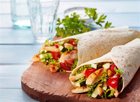 สั่งเมย์ เวจจี้ โฮม เอ็กซ์เพรส (ประสานมิตรพลาซ่า)ใกล้บ้านคุณในBangkok