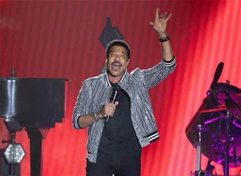 Vandaag heeft de organisatie van de lokerse feesten nieuwe namen bekend gemaakt voor woensdag 5 augustus. Lionel Richie is de eerste Lokerse Feesten 2020 headliner ...