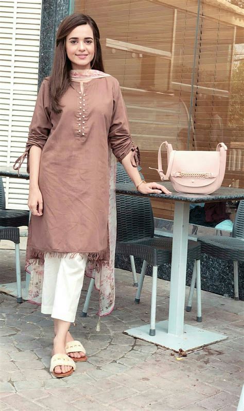 Sumbul Iqbal Khan Pakistani Fashion Casual Casual Wear Dress