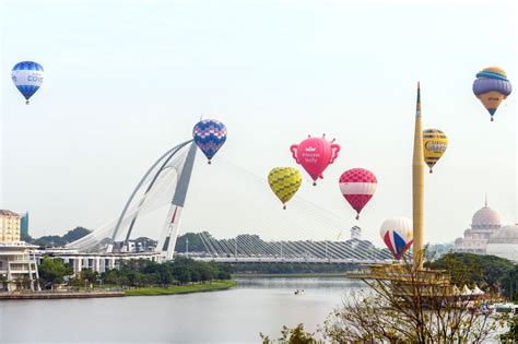 Celebrating the 10th anniversary of malaysia's beloved hot air balloon fiesta only in precinct two, putrajaya. MALAYSIA-PUTRAJAYA-HOT AIR BALLOON FIESTA