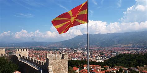 The republic of macedonia is home to over 2 million people united under one official flag. Rundrejse til Nordmakedonien | Rejseleder og udflugtsprogram