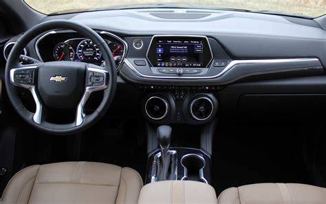 Comparison Chevrolet Blazer Premier 2020 Vs Lincoln Nautilus