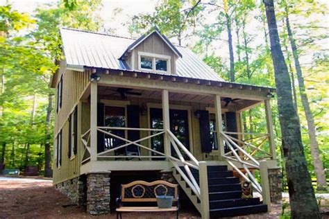 Under 800 Square Foot Cabin With Covered Front Porch 92320mx