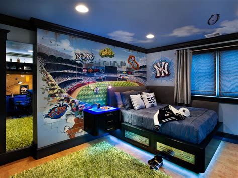 What boy would not want to go to bed each night surrounded by his favorite superheroes?! 23+ Bedroom Wall Paint Designs, Decor Ideas | Design ...