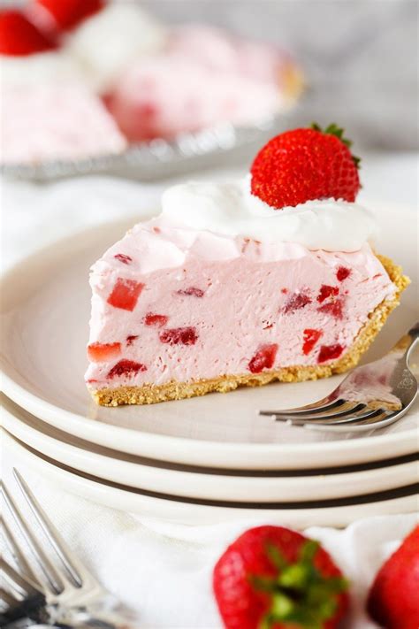 Easy Frozen Strawberry Pie A Delicious Creamy Pie Filling With Fresh Strawberry Flavor O