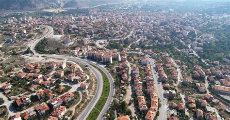 Edremit istikametine doğru seyir halinde olan yolcu otobüsü, yoldan çıkarak takla attı. Balıkesir'de metrekare fiyatları 5 bin TL'yi gördü ...