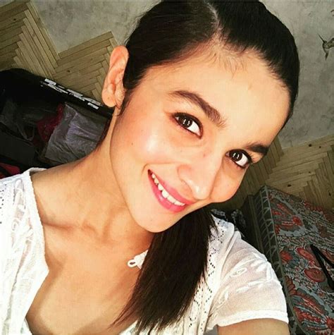 alia bhatt selfie instagram actress without makeup alia alia bhatt