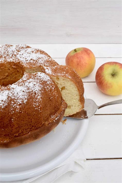 Der apfelmuskuchen schmeckt nicht nur fantastisch zum kaffee, sondern ist auch ein echtes highlight auf dem kuchenbuffet. Saftiger Apfelmuskuchen - Rezept für den Thermomix®