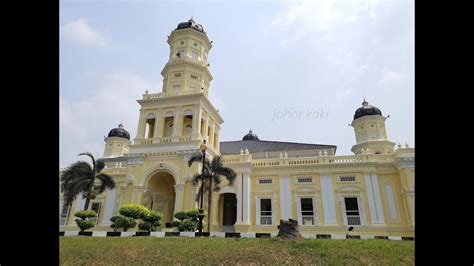 He is also known as the father of modern johor. Sultan Abu Bakar Mosque - One of the unique mosques in ...