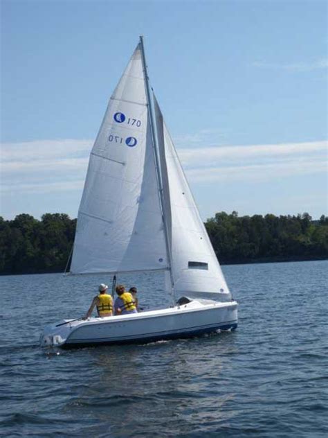 Hunter 17018 2009 Vergennes Vermont Sailboat For Sale From Sailing