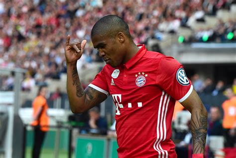 Il costo del servizio varia in base al piano tariffario sottoscritto con il proprio operatore telefonico e non prevede alcun costo aggiuntivo. Douglas Costa to Juventus this week -Juvefc.com