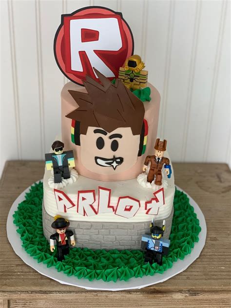 How we made a roblox noob cake! Roblox Cake - Eat. Cake. Love.