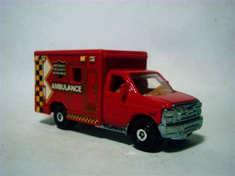 Gakbrenti Matchbox Ford E 350 Ambulance Loose