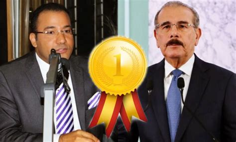Comunicador Salvador Holguín congratula al expresidente Danilo Medina y el partido morado por
