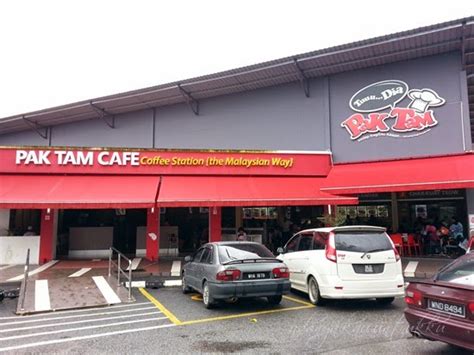 This clip was made from live footage filmed as we drove up the hilly terrains towards cameron highlands on 13 aug 2011. Adanya.Kau.Untukku: Pak Tam Cafe - Perhentian R & R Tapah