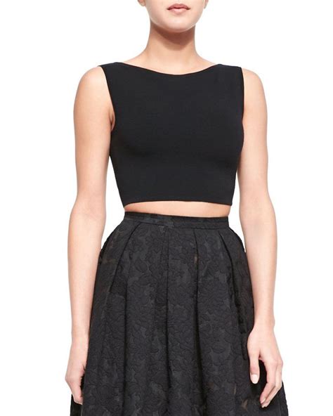 Anyone Can Pull Off Kate Hudson S Latest Look Knit Crop Top Black Crop Tops Fashion