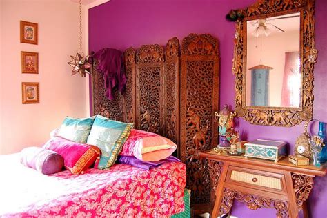 India Room Mirror And Bed Indian Bedroom Indian Bedroom Decor