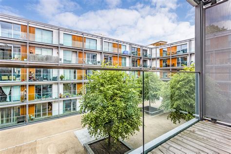 This property will suit a single person or quie. Portico - 1 Bedroom Flat for sale in Highbury: Highbury ...