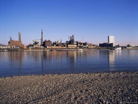 Laevverkuuse, leberkouzen, leverkusen, leverkuzen, leverkuzenas, leverkuzene, leverkūzene, lävverkuuse. The River Rhine and Bayer Ag, Leverkusen, North Rhine ...