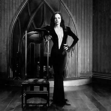 Maybe you would like to learn more about one of these? Christina Ricci como Morticia Addams se hace viral ...