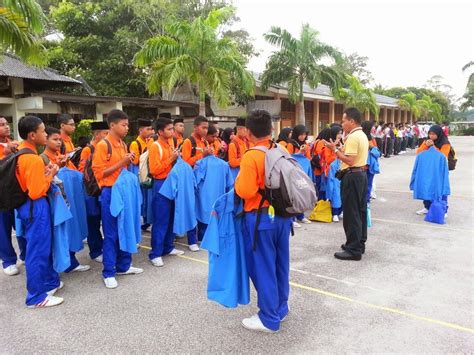 Konsep latihan di ilkbs adalah berbentuk latihan bersepadu dengan pelaksanaan pendekatannya. KADET PERTAHANAN AWAM MENYERTAI PERTANDINGAN KEMAHIRAN ...