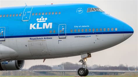 Airbus Beats Boeing Again With 100 Jet Air France Klm Order Trans