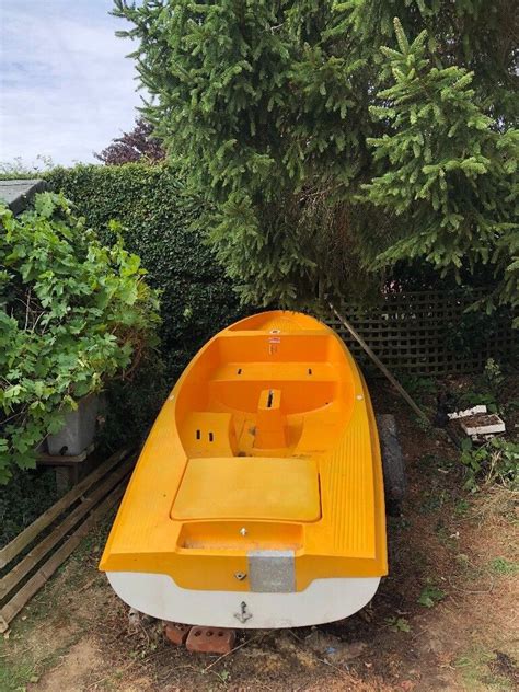 Excellent Condition Skipper 14 Foot Sailing Dinghy Boat In Amersham