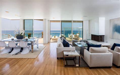 Ultra-Modern Malibu Beachfront Retreat La Costa Beach