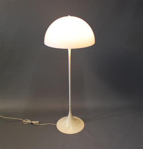 www.Antikvitet.net - Panthella gulvlampe designet af ...