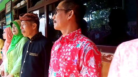 Semua tentang hari ibu menjadi trending now, dalam artikel singkat ini armaila coba kumpulan informasi semua tentang hari ibu antara lain; Memperingati hari ibu kita Kartini - YouTube