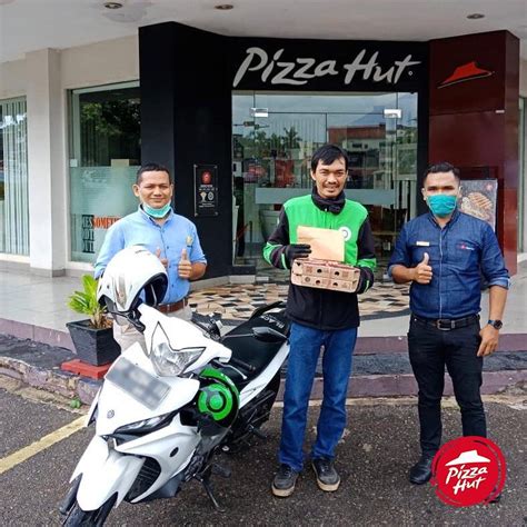 Mango live, tutorial download video prank ojol full ,gassscokkk jngan kasi kendor, viral !!!! Pizza Hut Beri Reward Driver Ojol yang Viral Lindungi ...