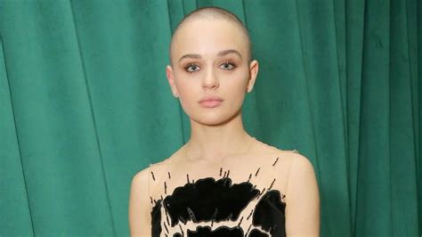 Actress Joey King Called Out Rude Plane Passenger Who Didnt Want To