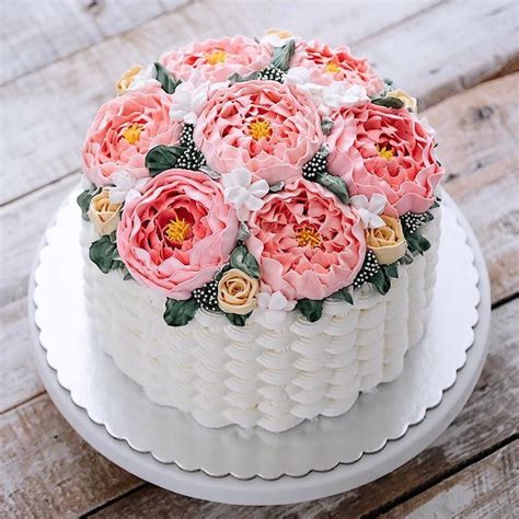 buttercream flower cakes are a delicious way to welcome spring