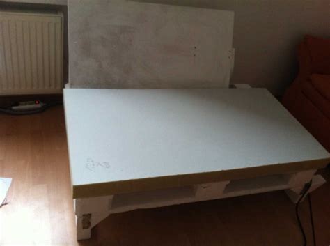 Sofa selber bauen 70 ideen und bauanleitungen selbst paletten. Palettensofa selberbauen, Teil 3 - Polstern und Endmontage ...