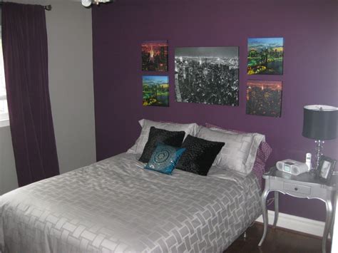 Accent Wall Ny Theme Purple Accent Wall And Purple Drapery Purple