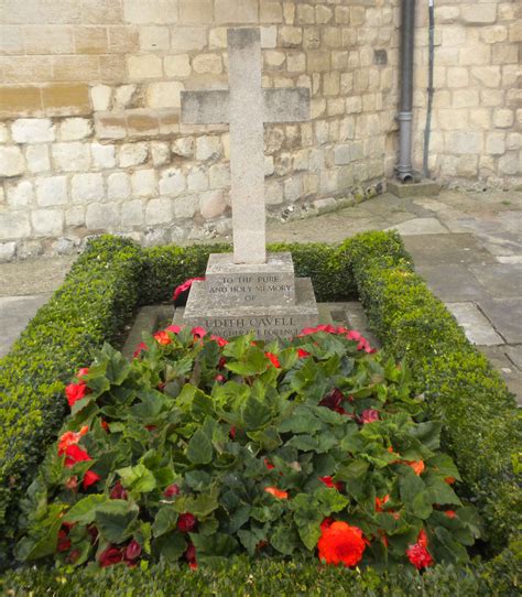 EDITH CAVELL RESTING PLACE NORWICH CATHEDRAL NORFOLK AUG Norwich Cathedral Norwich