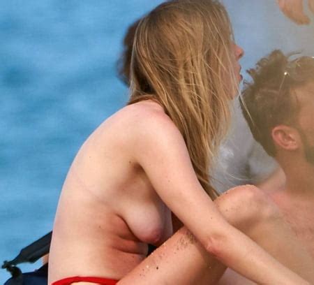 Diana Vickers Beach Topless In Spain June Pics Sexiezpicz Web Porn
