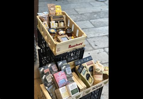 Σε αυτή την κατηγορία θα βρείτε όλα τα φυλλάδια και τις προσφορές των σούπερ μάρκετ και υπεραγορών που αγαπάτε. LOOKING4.GR - Φαγητό - Διασκέδαση - Παντοπωλείο - SUPER ...