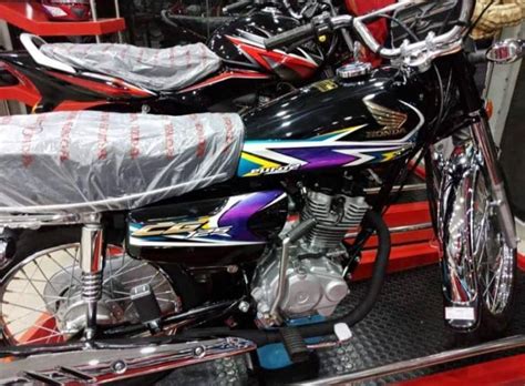 Here is the award winning 125cc motorcycle from the house of honda, finally making its way to pakistan. Atlas Honda launches new sticker with old CG 125 ...