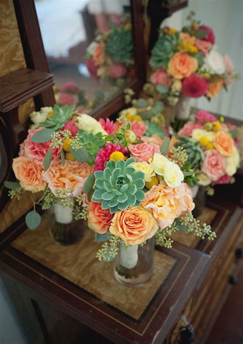 Colorful modern Mexican bouquets | Wedding & Party Ideas | 100 Layer Cake