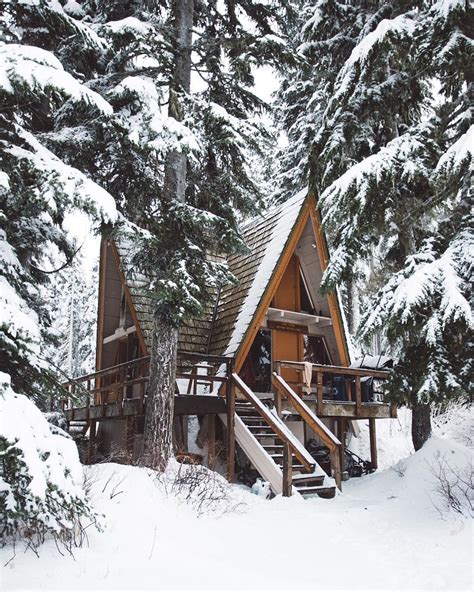 Winter Cabin In The Pacific Northwest Loghomedecorating Cabins In The Woods Winter Cabin