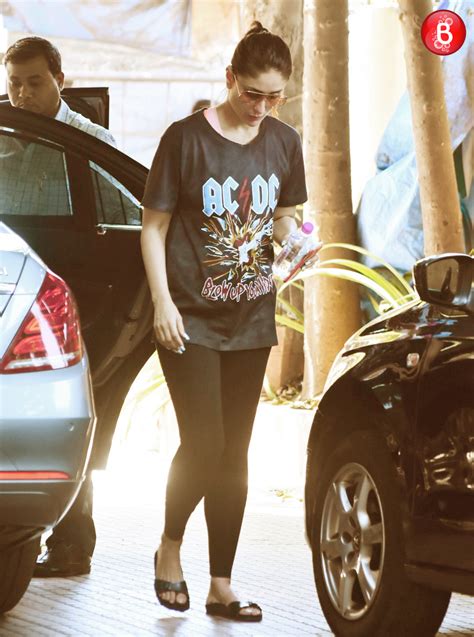 Kareena Kapoor Khans Latest Gym Outing Proves She Is An Acdc Girl See Pics