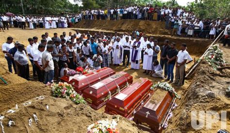 Photo Mass Burial For Bombings Victims Of Sri Lanka Bombings