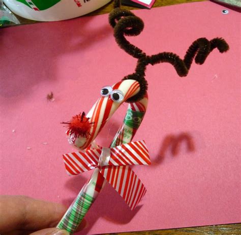 Have the kids make a candy cane reindeer or make christmas ornament crafts using beads to get that pretty candy cane pattern. Candy Cane Reindeer Craft