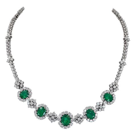 emerald diamond 18 karat gold necklace with earrings for sale at 1stdibs