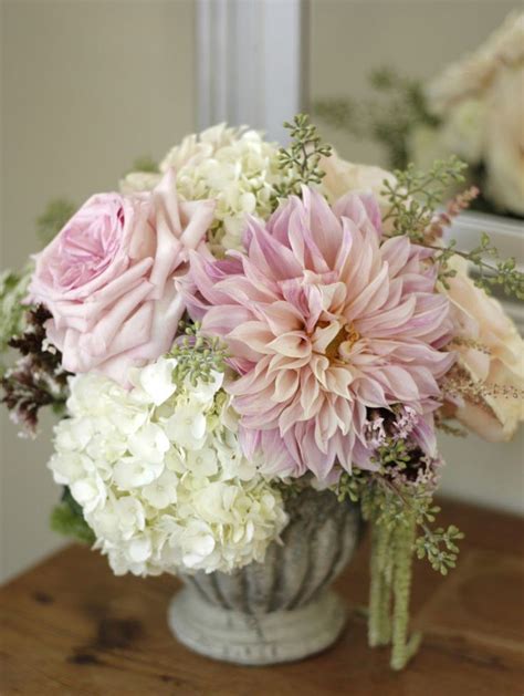 Dahlias Hydrangea And Rosesreminds Me Of My Bouquet Except The Pink